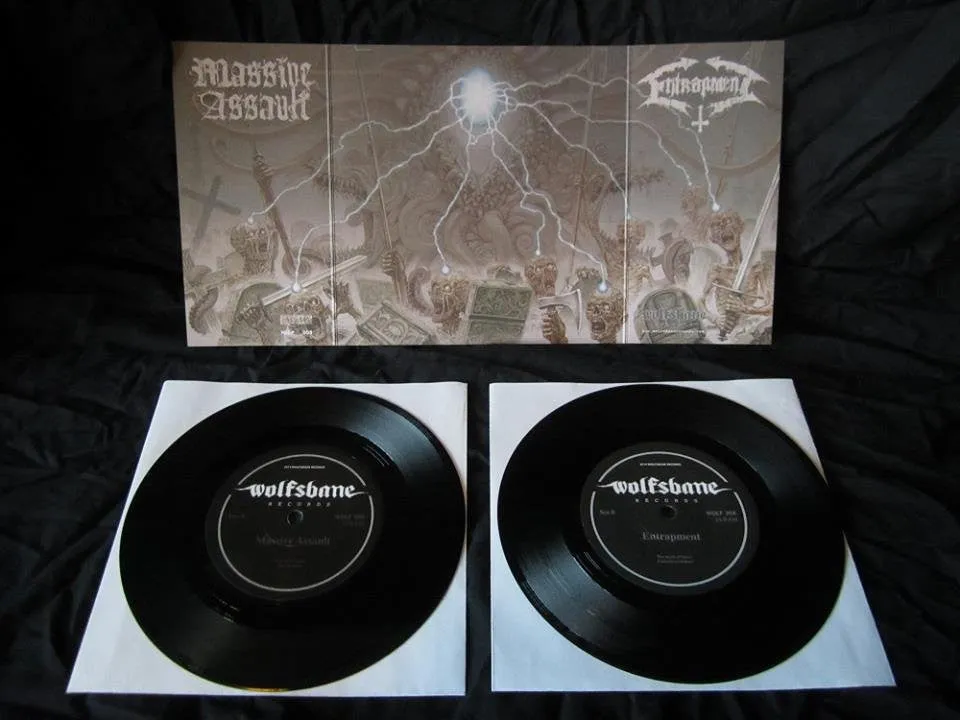 Entrapment Massive Assault Split 7" EP nummerert